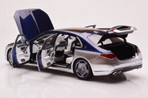 Mercedes Maybach S680 W223 Nautical Albastru Cirrus Argintiu Almost Real 1:18 820125 Metal - imaginea 5 din 8
