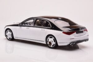 Mercedes Maybach S680 W223 Obsidian Negru Diamond Alb Almost Real 1:18 820121 Metal - imaginea 6 din 7