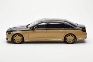 Mercedes Maybach S680 W223 Obsidian Negru Sand Almost Real 1:18 820124 Metal - imaginea 4 din 7