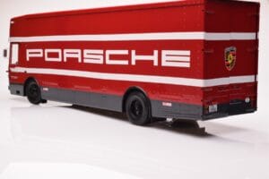 Mercedes O317 Porsche Transporter Roșu CMR 1:18 CMR149 Metal - imaginea 3 din 12
