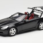 Mercedes SLK R171 Obsidian Negru Metalic Minichamps 1:18 B66962319 - image 2 of 9