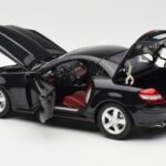 Mercedes SLK R171 Obsidian Negru Metalic Minichamps 1:18 B66962319 - image 6 of 9