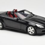 Mercedes SLK R171 Obsidian Negru Metalic Minichamps 1:18 B66962319 - image 7 of 9