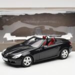 Mercedes SLK R171 Obsidian Negru Metalic Minichamps 1:18 B66962319 - image 9 of 9
