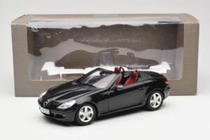 Mercedes SLK R171 Obsidian Negru Metalic Minichamps 1:18 B66962319 Metal - imaginea 9 din 9