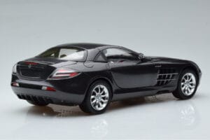 Mercedes SLR McLaren Negru CMC 1:18 M-045F Metal - imaginea 3 din 10
