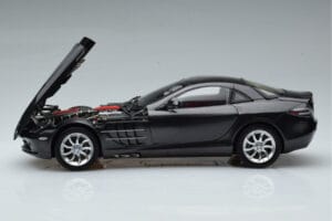 Mercedes SLR McLaren Negru CMC 1:18 M-045F Metal - imaginea 4 din 10