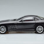 Mercedes SLR McLaren Negru CMC 1:18 - image 5 of 10