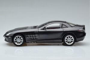 Mercedes SLR McLaren Negru CMC 1:18 M-045F Metal - imaginea 5 din 10