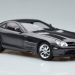 Mercedes SLR McLaren Negru CMC 1:18 - image 6 of 10