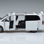 Mercedes V-Class W447 V260L Alb Mercedes 1:18 QALCN89911149 Metal - image 5 of 8