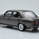 Mercedes W123 AMG 280 Gri Otto 1:18 - image 5 of 6