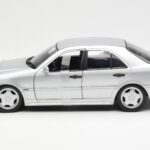 Mercedes C36 AMG W202 Argintiu UT Models 1:18 - image 3 of 6