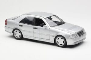 Mercedes C36 AMG W202 Argintiu UT Models 1:18 180035000 Metal - imaginea 4 din 6