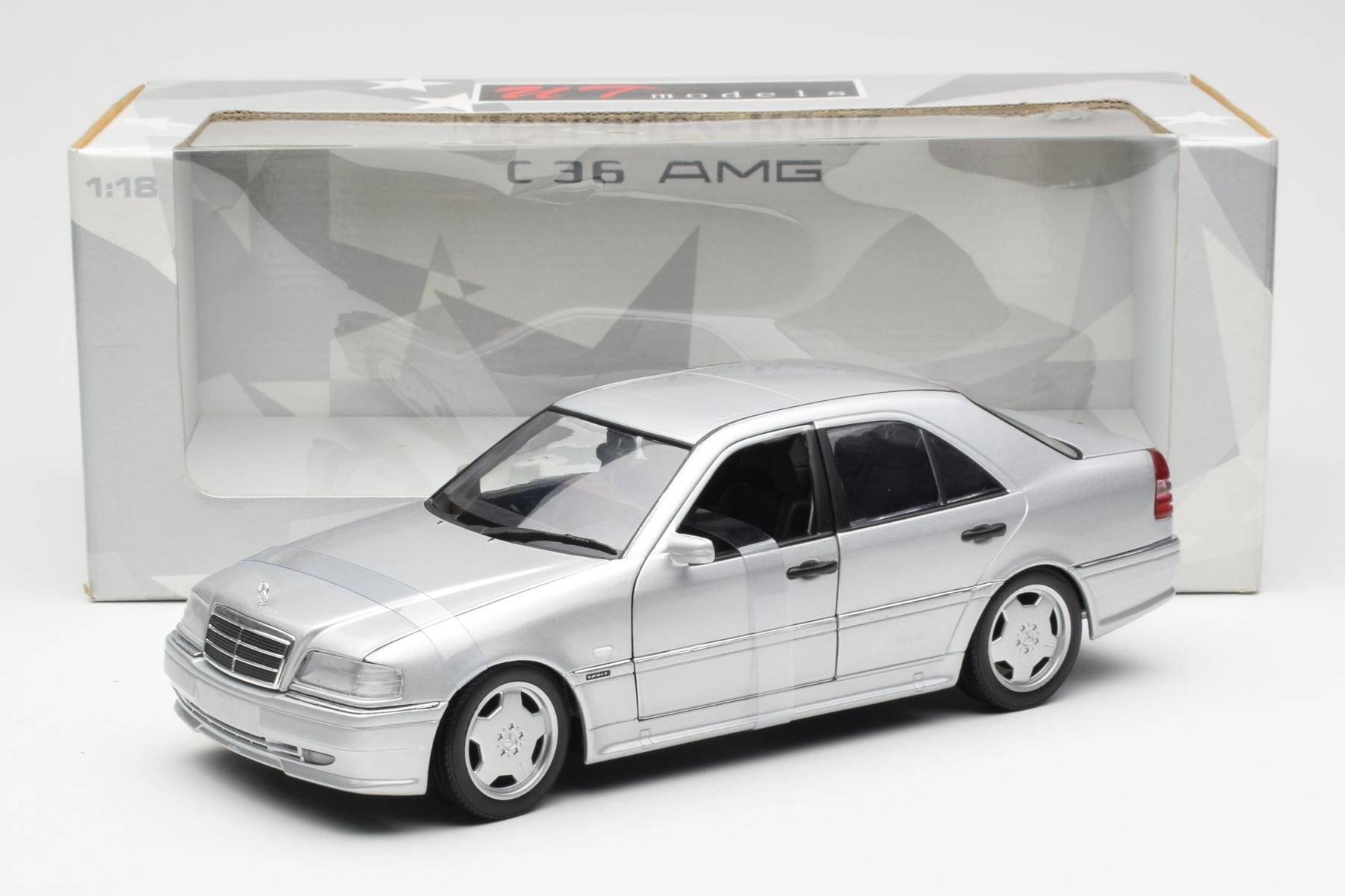Mercedes C36 AMG W202 Argintiu UT Models 1:18 180035000 Metal - imaginea 6 din 6