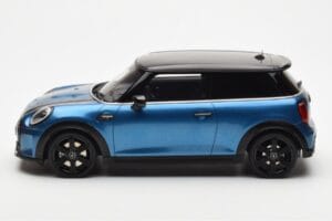 Mini Cooper S F56 Island Albastru Otto 1:18 OT982 Rășină - imaginea 3 din 6
