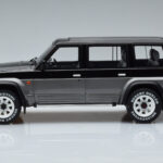 Nissan Patrol GR Y60 Gri Otto 1:18 - image 3 of 6