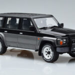 Nissan Patrol GR Y60 Gri Otto 1:18 - image 4 of 6