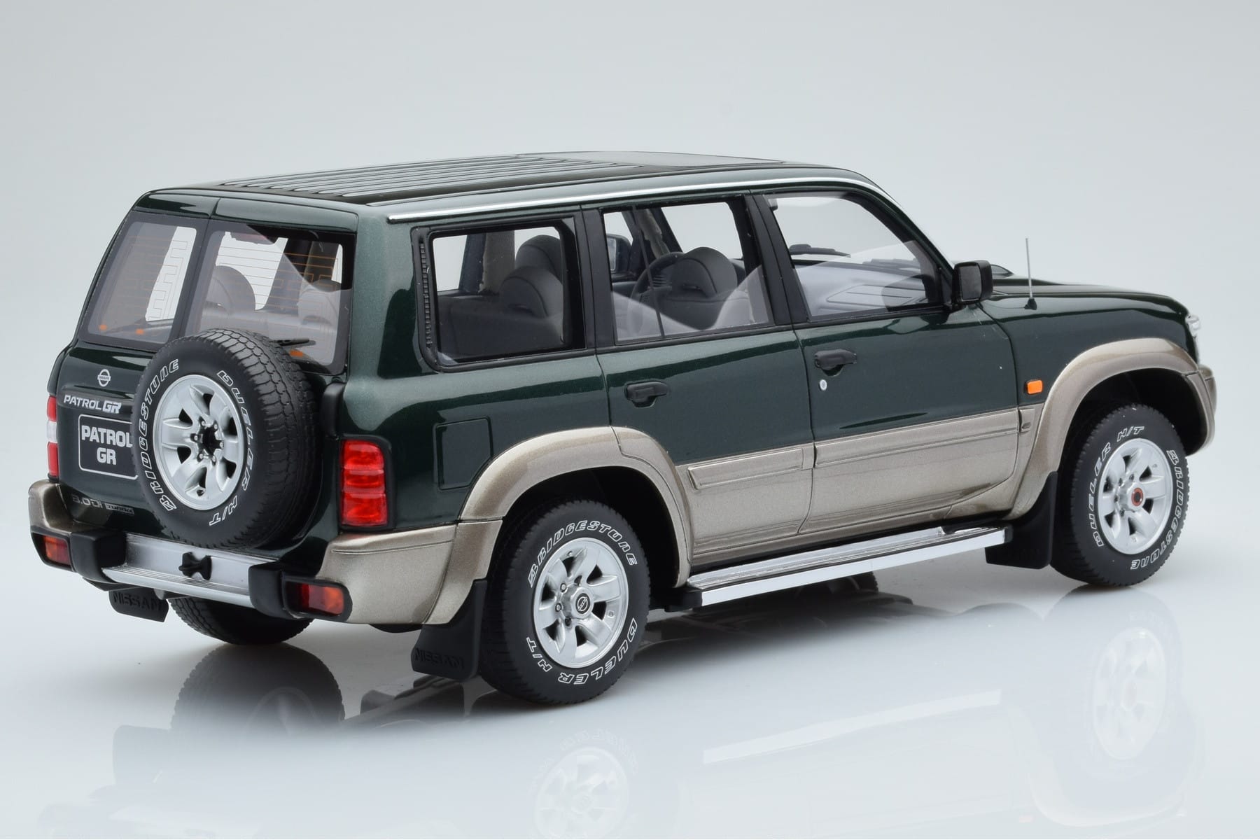 Nissan Patrol GR Y61 Verde Otto 1:18 OT433 Rășină - imaginea 2 din 5