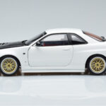 Nissan Skyline GT-R R34 Nismo Z-Tune Alb MotorHelix 1:18 - image 5 of 11