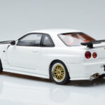 Nissan Skyline GT-R R34 Nismo Z-Tune Alb MotorHelix 1:18 - image 7 of 11