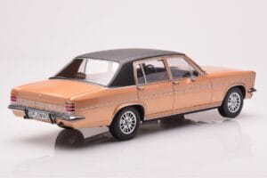 Opel Diplomat B Bej Metalizat MCG 1:18 MCG18335 Metal - imaginea 2 din 6
