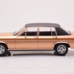 Opel Diplomat B Bej Metalizat MCG 1:18 - image 3 of 6