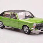 Opel Diplomat B Verde Metalizat MCG 1:18 - image 4 of 6