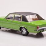 Opel Diplomat B Verde Metalizat MCG 1:18 - image 5 of 6
