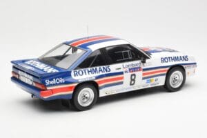 Opel Manta 400 Rothmans #8 J. McRae / I. Grindrod Lombard RAC Rally 1983 IXO 1:18 18RMC038A Metal - imaginea 2 din 6