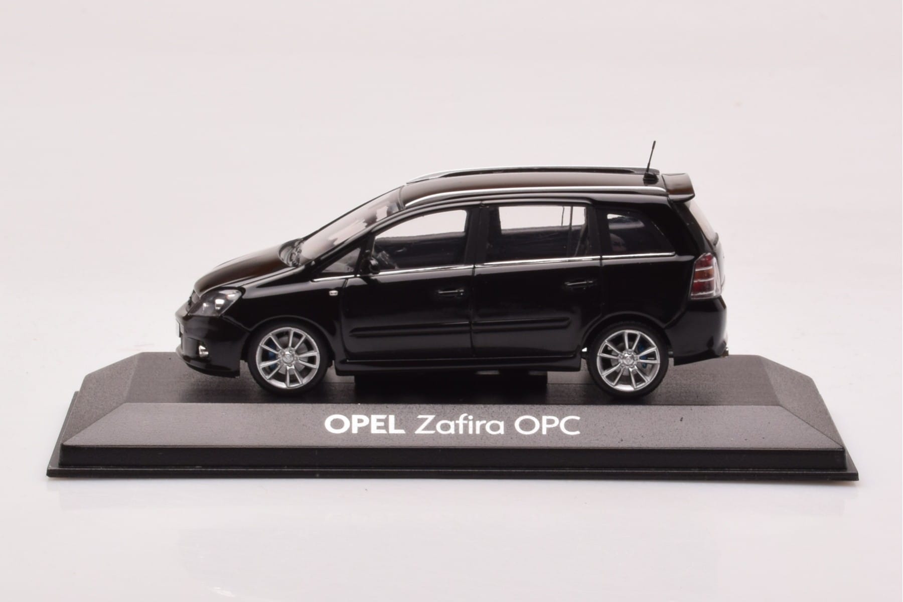 Opel Zafira B OPC Negru Minichamps 1:43 1799622 Metal