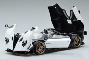 Pagani Zonda HP Barchetta Carbon Fiber Alb LCD 1:18 LCD18009-WH Metal - imaginea 2 din 9
