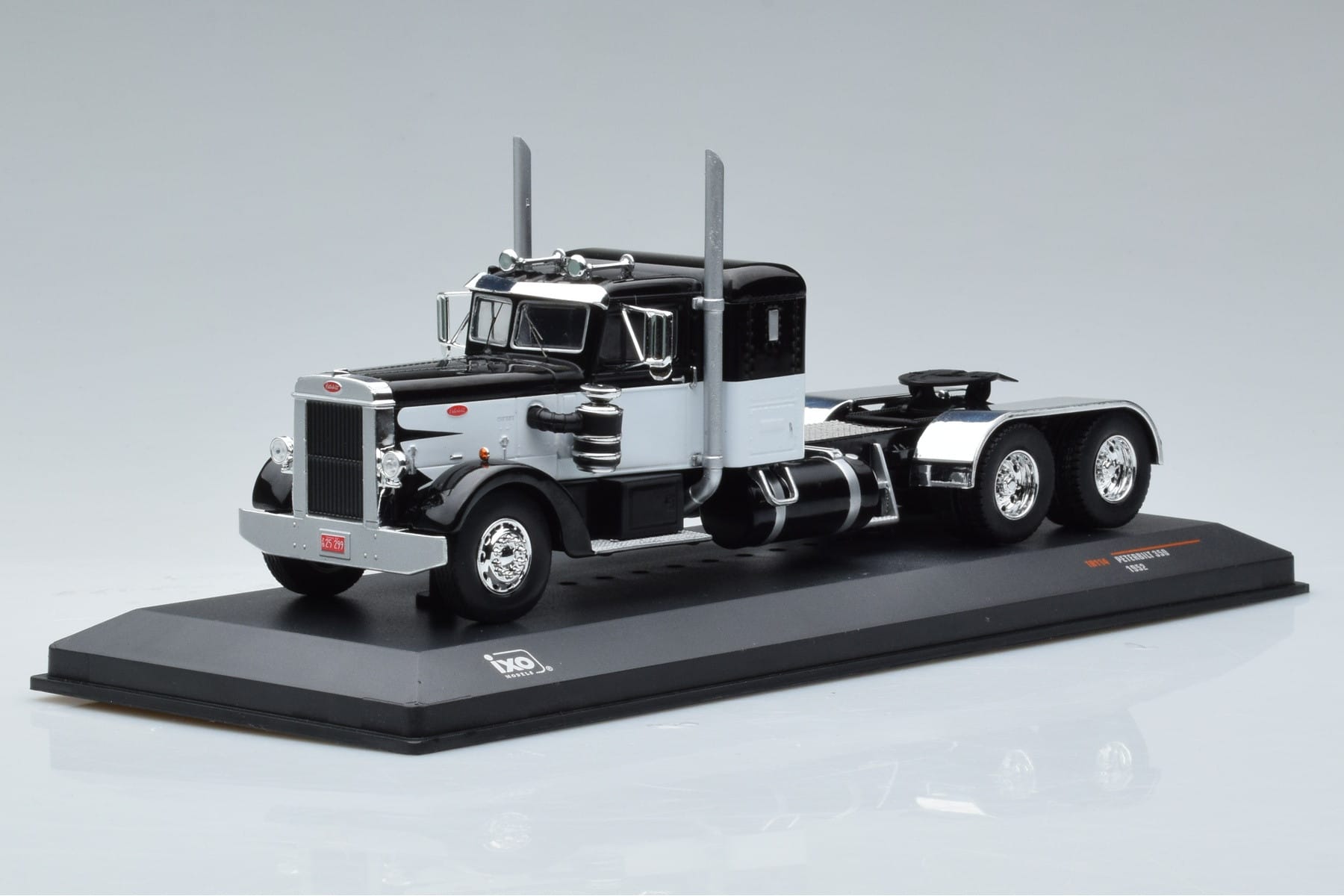 Peterbilt 350 Negru IXO 1:43 TR114 Metal