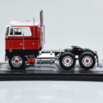Peterbilt 352 Pacemaker Roșu Alb IXO 1:43 - image 2 of 4