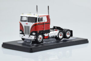 Peterbilt 352 Pacemaker Roșu Alb IXO 1:43