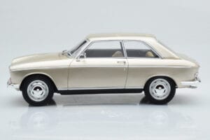 Peugeot 204 Coupe Bej Otto 1:18 OT1024 Rășină - imaginea 3 din 6