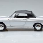 Peugeot 404 Cabriolet Argintiu Norev 1:18 - image 4 of 8