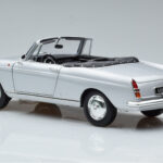 Peugeot 404 Cabriolet Argintiu Norev 1:18 - image 7 of 8
