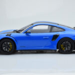 Porsche 911 GT2 RS 991.2 Weissach Package Albastru Jante Magneziu Negre Minichamps 1:18 - image 3 of 6