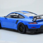 Porsche 911 GT2 RS 991.2 Weissach Package Albastru Jante Magneziu Negre Minichamps 1:18 - image 5 of 6