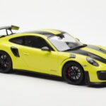 Porsche 911 991.2 GT2 RS Verde Deschis Cu Jante De Magneziu Negre Minichamps 1:18 155068300 - image 4 of 6