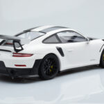 Porsche 911 GT2 RS 991.2 Weissach Package Alb Jante Magneziu Negre Minichamps 1:18 - image 2 of 6
