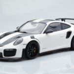 Porsche 911 GT2 RS 991.2 Weissach Package Alb Jante Magneziu Negre Minichamps 1:18