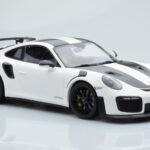 Porsche 911 GT2 RS 991.2 Weissach Package Alb Jante Magneziu Negre Minichamps 1:18 - image 4 of 6