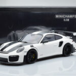 Porsche 911 GT2 RS 991.2 Weissach Package Alb Jante Magneziu Negre Minichamps 1:18 - image 6 of 6
