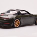 Porsche 911 992 Targa 4S Verde Oliv GT Spirit 1:18 - image 2 of 6