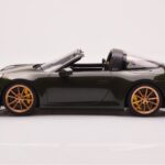 Porsche 911 992 Targa 4S Verde Oliv GT Spirit 1:18 - image 3 of 6