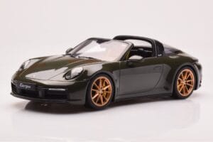 Porsche 911 992 Targa 4S Verde Oliv GT Spirit 1:18 GT438