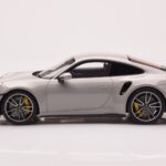 Porsche 911 992 Turbo S Crayon Gri GT Spirit 1:18 - image 3 of 6