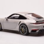Porsche 911 992 Turbo S Crayon Gri GT Spirit 1:18 - image 5 of 6